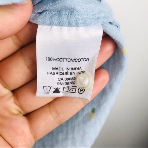 RW&CO long sleeve Cotton button up  pineapple Print blue shirt Women M - Picture 11 of 15